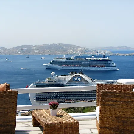 Adikri & Aparthotel Tourlos