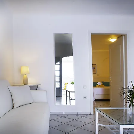 Lejlighedshotel Adikri Villas&suites Tourlos