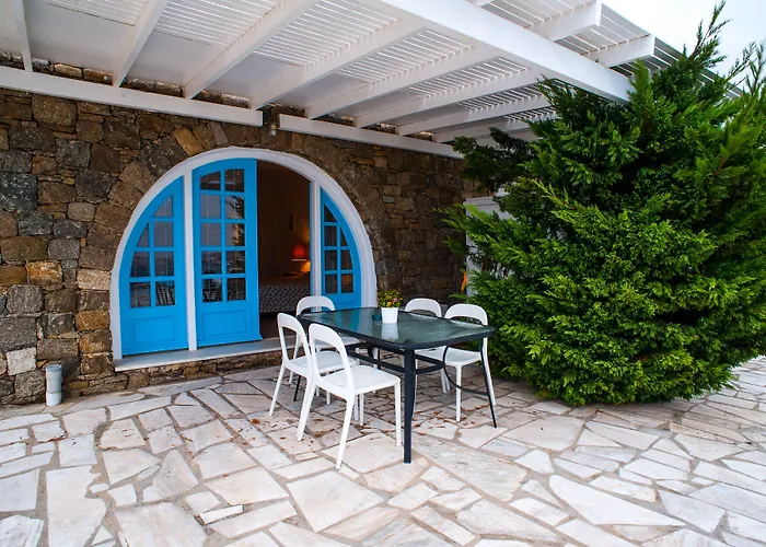 Adikri & Aparthotel Tourlos