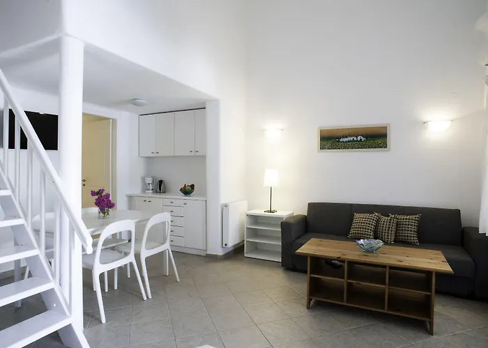 Lejlighedshotel Adikri Villas&suites Tourlos