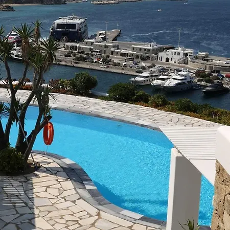Adikri & Aparthotel Tourlos