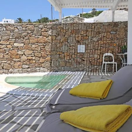 Adikri & Aparthotel Tourlos