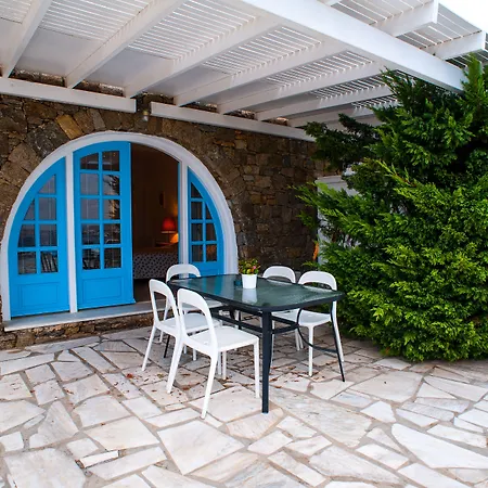 Adikri & Aparthotel Tourlos