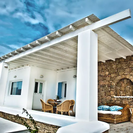 Adikri & Apartahotel Tourlos