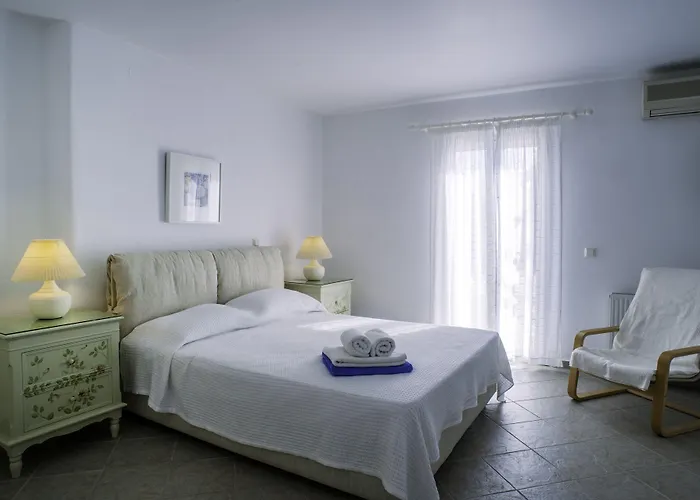 Aparthotel Adikri & Tourlos