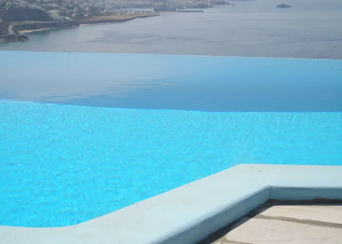 Adikri & Aparthotel Tourlos