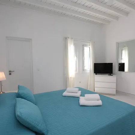 Adikri & Aparthotel Tourlos
